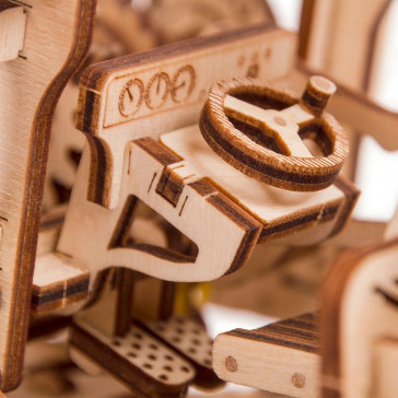 Puzzle 3D din lemn stivuitor