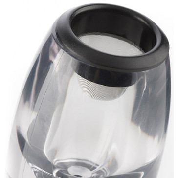Decantor pentru maximizarea gustului si proprietatile vinului