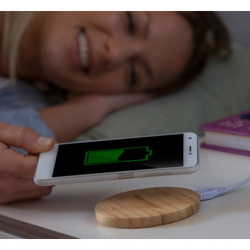 Incarcator wireless din bambus