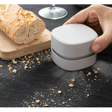 Mini aspirator portabil de birou