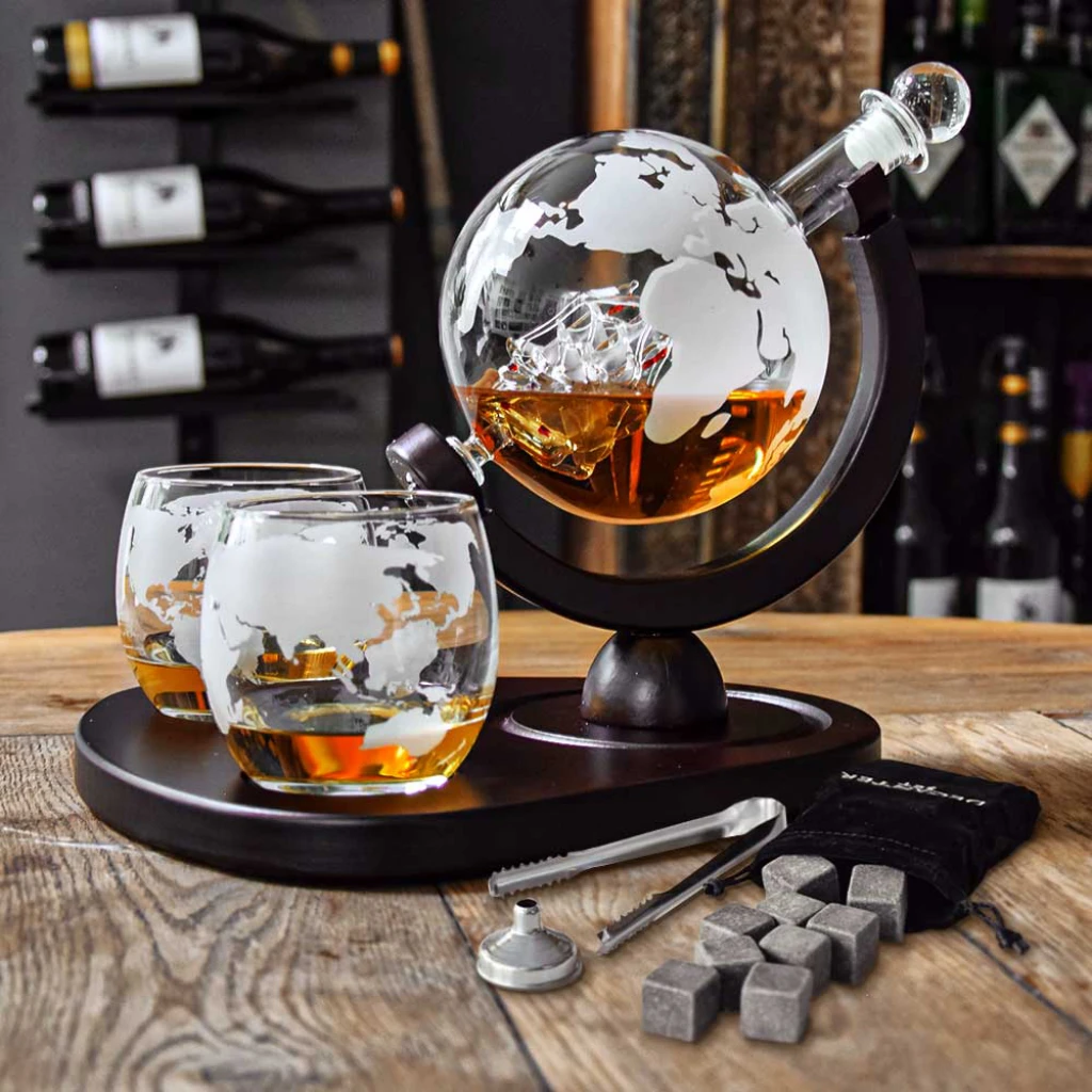 Set decantor whisky Glob Pamantesc Deluxe cadou de craciun pentru sot